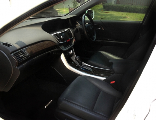 2013 Honda Accord 2.4 Tech Full Options.