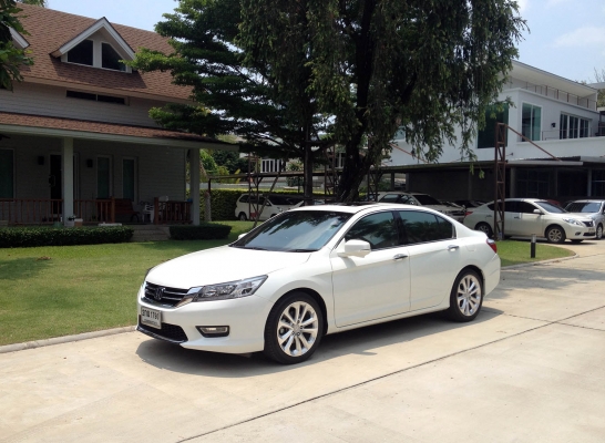 2013 Honda Accord 2.4 Tech Full Options.