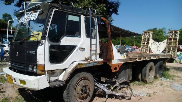 รถเทเลอร์ 10 ล้อ หัว สั้น ราคาถูก หรือมีงบเท่าไรปรึกษาได้ 092-4251789