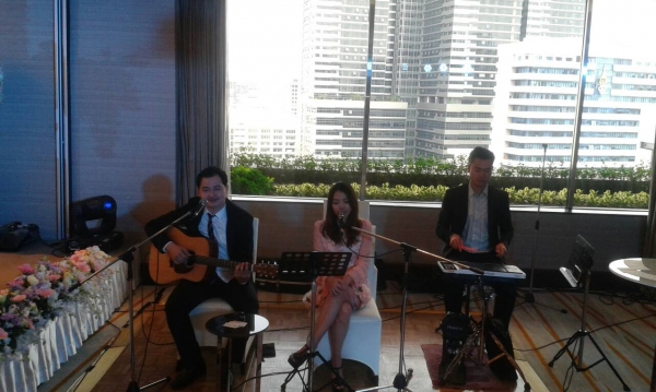 รับงาน KARAOKE ในและนอกสถานทีครับ โทร 0871233231