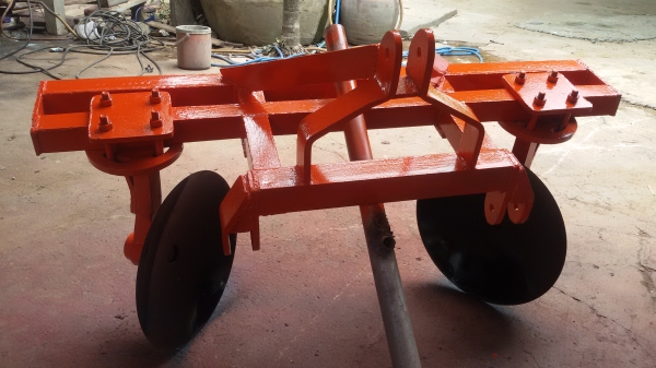 ขายผานยกล้องไบ22นิ้วของคูโบต้า L4708 ราคา16000บาท โทร0813655997อำพร พาเจริญ