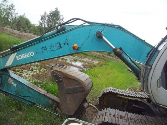 รถแบคโฮ พร้อมใช้งาน