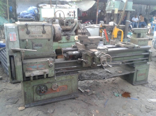 ขายกลึง8ฟุตใต้หวัน3เพลาพร้อมสามขาราคาถูกครับ