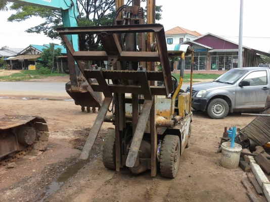 ขายรถยก KOMATSU รุ่น FD25 งากระดก เครื่อง ISUZU ดีเชล