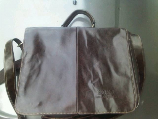 กระเป๋าหนังสภาพ90\%สวย