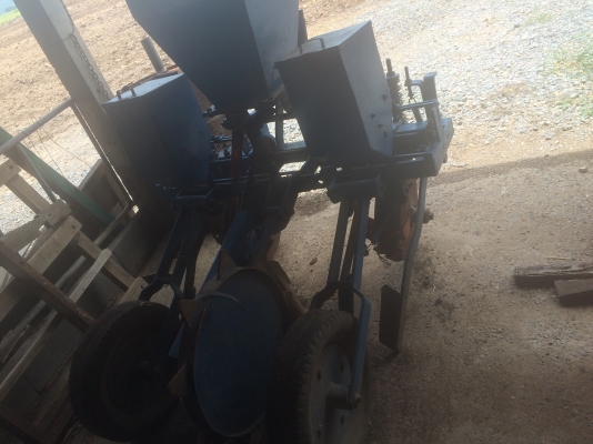 ขายเครื่องหยอดข้าวโพดของช่างศักจานช่างคิดมีกระทู้แถมให้1คู่