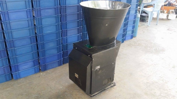 เครื่องขัดข้าวขาว KUBOTA  รุ่น  KM-303T เก่าญี่ปุ่น  สภาพดี  สามารถใช้ขัดสีข้าวกล้องให้เป็นข้าวขาว ขนาดกระทัดรัด เหมาะสำหรับใช้ในครัวเรือน