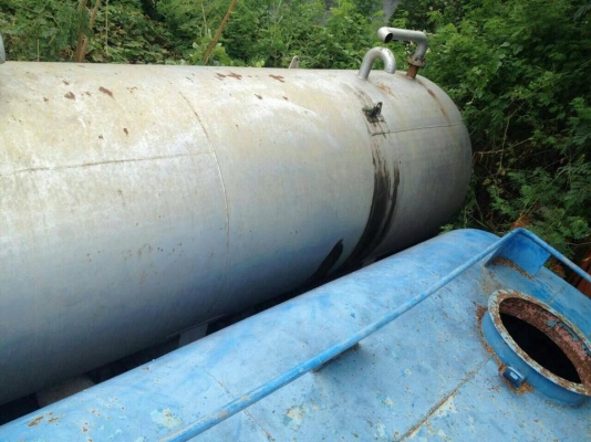 ถัง 18000 ลิตร 2 ใบ , 12000 ลิตร 1 ใบ , ถังติดรถ 8000 ลิตร 1 ใบ ขายถูก คุณภาพการันตีด้วยร้านวินิตรครับ