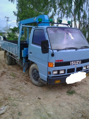 ขายอีซูซุ NKR เครื่อง 110แรงม้าติดเครน 2.5 ตัน 1ปลอก 2 ชัก