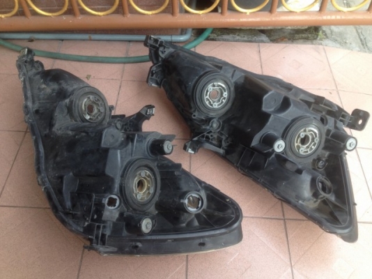 ไฟหน้า HONDA เเอคคอร์ปลาวาฬสภาพตามรูปคู่ละ