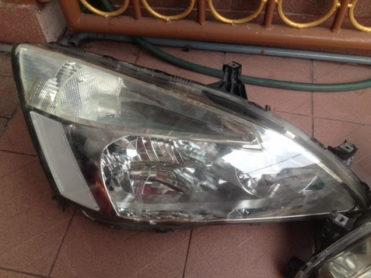 ไฟหน้า HONDA เเอคคอร์ปลาวาฬสภาพตามรูปคู่ละ