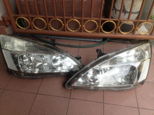 ไฟหน้า HONDA เเอคคอร์ปลาวาฬสภาพตามรูปคู่ละ