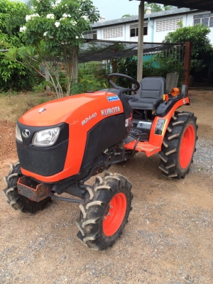 ขายรถไถ KUBOTA B2440 สภาพสวยใช้งานมา 280ชม. รถใหม่ราคา 310,000 ประหยัดเงินได้ 110,000 สนใจสอบถาม 0818618678 มีรถไถ,รถขุด อีกหลายรุ่นหลายราคา คลิกลิงค์ด้านล่าง  https://www.facebook.com/pages/Tractors-Rayong/307154532717928?sk=photos_stream&amp;tab=photos_