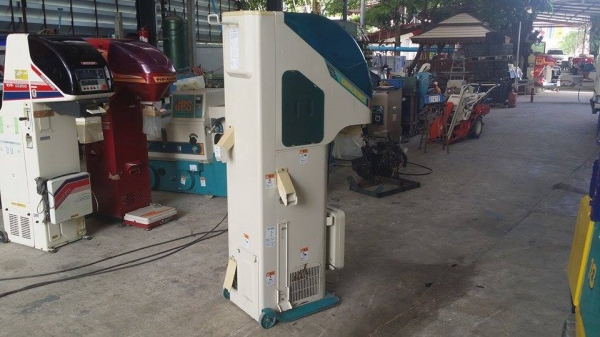 เครื่องชั่งพร้อมคัดแยกเมล็ด  SATAKE  รุ่น GPA330 เก่าญี่ปุ่น สภาพสวย เครื่องพร้อมใช้งาน ทำให้การชั่งเป็นไปอย่างสะดวกและได้มาตรฐาน