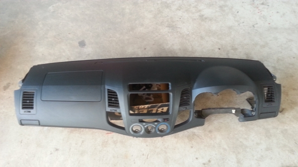 คอนโซลหน้าปัทม์ตัวบน วีโก้ สีดำ ของแท้ถอด