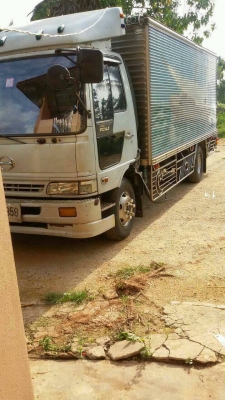 หกล้อ HiNO FC 4 j 145 ปี42 บรรทุกตู้แห้ง ยาว5.50ม สภาพดีสวยพร้อมใช้งาน ทะเบียนพร้อมโอน ราคา 580,000 ราคานี้ขับส่งถึงบ้าน นะครับ