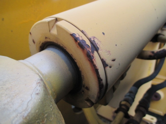 รถตักล้อยาง Komatsu WA100-3 นำเข้าจากญี่ปุ่น สนใจโทร. 080-6565422 (หนิง)