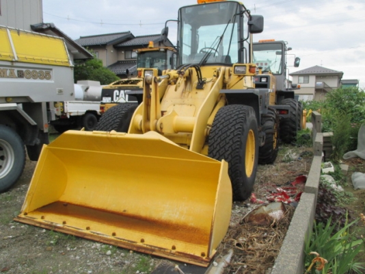 รถตักล้อยาง Komatsu WA100-3 นำเข้าจากญี่ปุ่น สนใจโทร. 080-6565422 (หนิง)