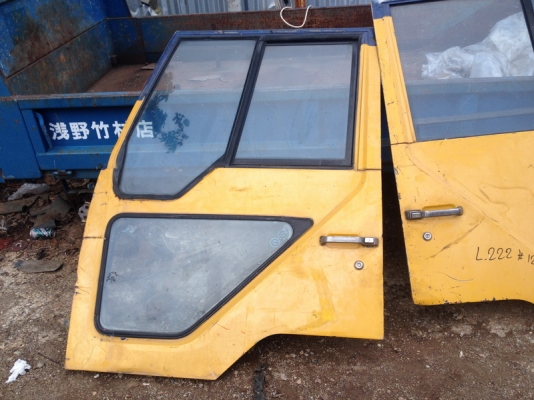 ขายประตู FUSO 527 ซ้าย+ขวา