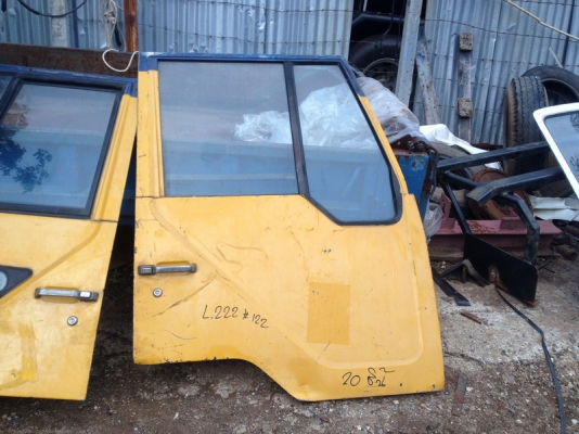 ขายประตู FUSO 527 ซ้าย+ขวา