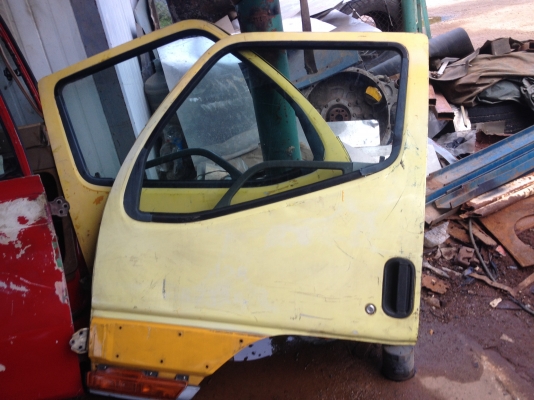 ขายประตู CANTER รุ่นขอบไฟตาเหลือง ซ้าย+ขวา 1 คู่