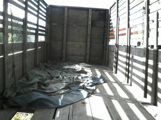 ขายกระบะไม้พร้อมคอก ใส่10ล้อ มิตซู ไอ้หลงยาว6เมตร ขายกระบะไม้พร้อมคอก ใส่10ล้อ มิตซู ไอ้หลงยาว6เมตร