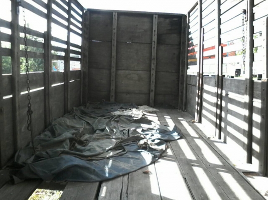 ขายกระบะไม้พร้อมคอก ใส่10ล้อ มิตซู ไอ้หลงยาว6เมตร ขายกระบะไม้พร้อมคอก ใส่10ล้อ มิตซู ไอ้หลงยาว6เมตร