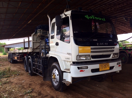 ขายด่วน. สิบล้อหัวลากพร้แมหางพื้นเรียบสามเพลา. Isuzu.  Dega 270. ปี 49.  พร้อมใช้งาน