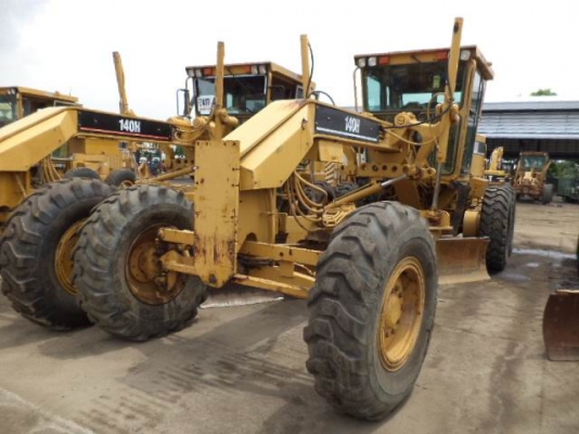 รถเกรด 140H CATERPILLAR