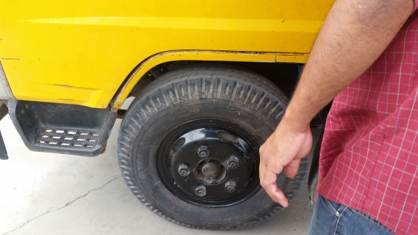 ขายหกล้อตั้ม TOYOTA DYNA