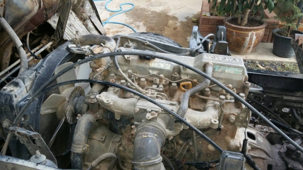 ขายหกล้อตั้ม TOYOTA DYNA