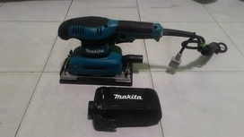 เครื่องขัดกระดาษทราย MAKITA ระบบสั่น รุ่น BO3710 190w. สภาพเกิน 90 เปอร์เซนต์ครับ