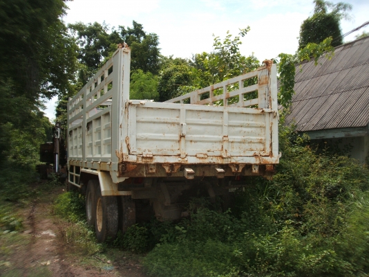 ขายรถสิบล้อดั้ม มิตซู 527 สองเพลา เครื่องยนต์ 220 แรงม้าเทอร์โบ สภาพดี ขายราคา 950,000 บาท