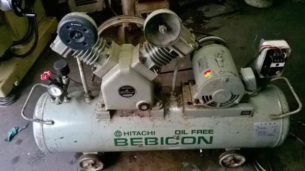 ขายถูกๆครับ ปั้มลม HITACHI-BEBICON  5 แรง ถัง 135 ลิตร นำเข้าจากญี่ปุ่น