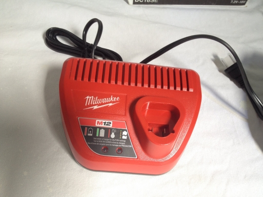 แท่นชาร์จแบ็ต DeWALT,Makita,Milwaukee,Hilti หลายรุ่น