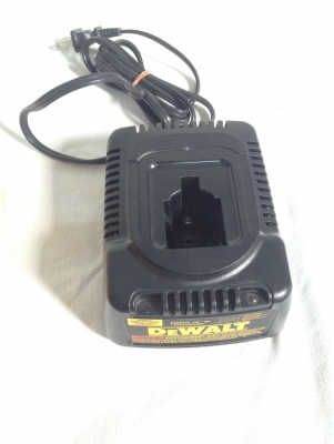 แท่นชาร์จแบ็ต DeWALT,Makita,Milwaukee,Hilti หลายรุ่น