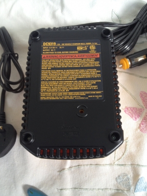 แท่นชาร์จแบ็ต DeWALT,Makita,Milwaukee,Hilti หลายรุ่น