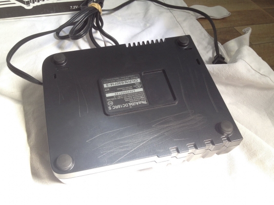 แท่นชาร์จแบ็ต DeWALT,Makita,Milwaukee,Hilti หลายรุ่น