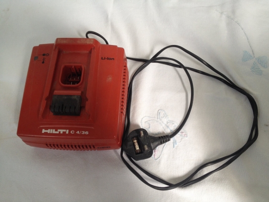 แท่นชาร์จแบ็ต DeWALT,Makita,Milwaukee,Hilti หลายรุ่น