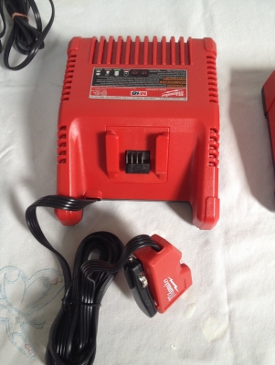 แท่นชาร์จแบ็ต DeWALT,Makita,Milwaukee,Hilti หลายรุ่น