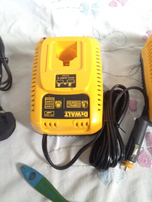 แท่นชาร์จแบ็ต DeWALT,Makita,Milwaukee,Hilti หลายรุ่น