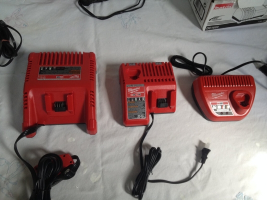 แท่นชาร์จแบ็ต DeWALT,Makita,Milwaukee,Hilti หลายรุ่น