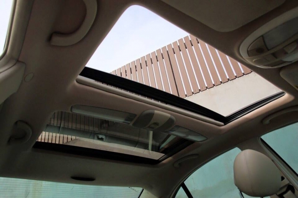 ขาย BENZ E200 KOMPRESSOR AVANTGARDE ปี2006 สีทอง รถตัวTOPสุด