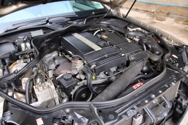 ขาย BENZ E200 KOMPRESSOR AVANTGARDE ปี2006 สีทอง รถตัวTOPสุด