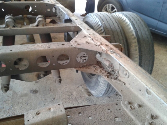 รถอีซูซุ 6 ล้อ 115  แรงม้า.  ( ขาย หัว , คัชซี. ) , ( ขายตามสภาพ. )      สนใจติดต่อ  081 - 6079515