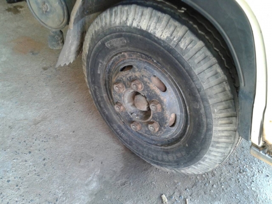 รถอีซูซุ 6 ล้อ 115  แรงม้า.  ( ขาย หัว , คัชซี. ) , ( ขายตามสภาพ. )      สนใจติดต่อ  081 - 6079515