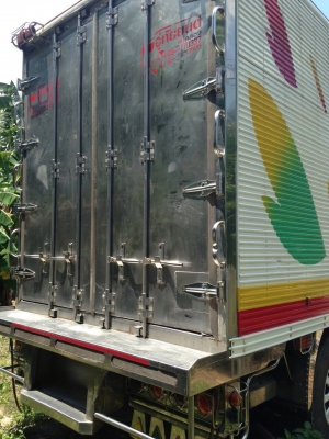 รถอีซูซุ 10 ล้อ ตู้เย็น 195 แรงม้า. ปี 40    สนใจติดต่อ  081 - 6079515