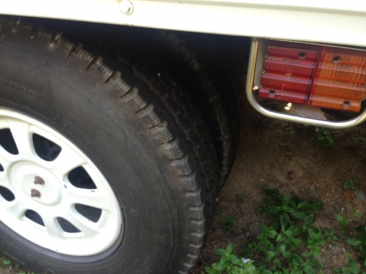 รถอีซูซุ 10 ล้อ ตู้เย็น 195 แรงม้า. ปี 40    สนใจติดต่อ  081 - 6079515