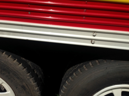 รถอีซูซุ 10 ล้อ ตู้เย็น 195 แรงม้า. ปี 40    สนใจติดต่อ  081 - 6079515