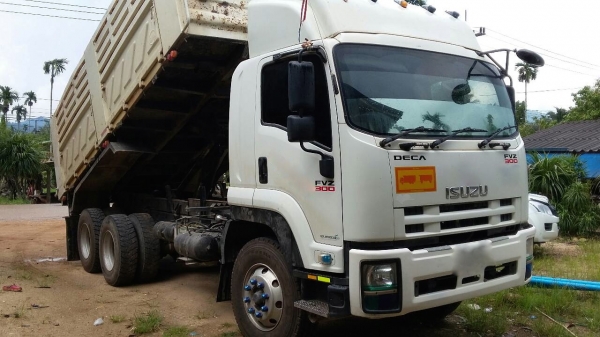 รถอีซูซุ 10 ล้อดั้ม FVZ  300 แรงม้า ปี 52.  ( รถวิ่ง 23x,xxx กว่า กม. )    สนใจติดต่อ  081 - 6079515